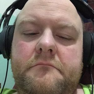 Meet your Posher, Dustin